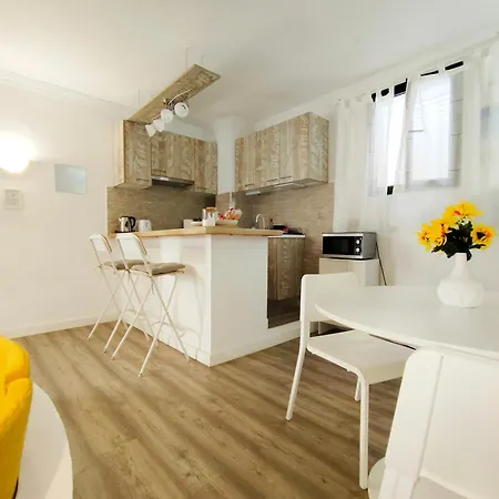 Thelma 1 Minuto A Pie Del Mar