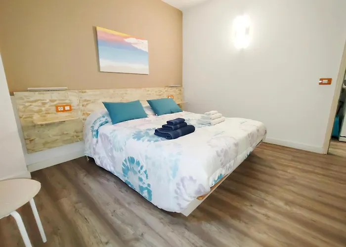 Thelma 1 Minuto A Pie Del Mar * Tías