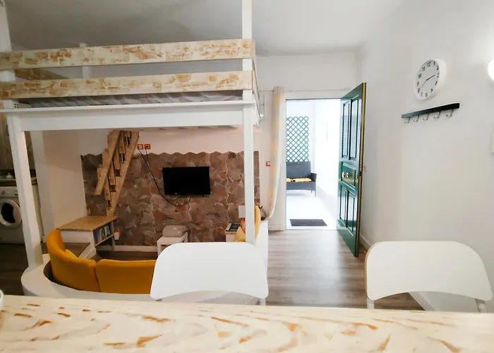 Thelma 1 Minuto A Pie Del Mar * Tías